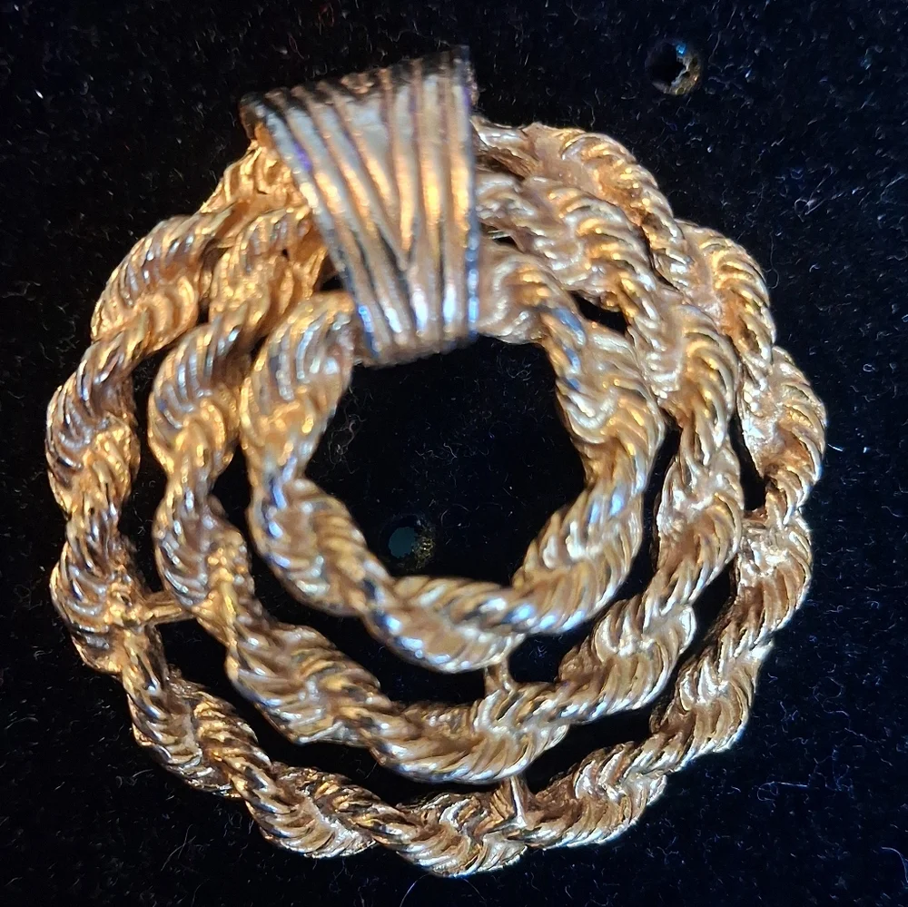 Vintage Gerry's Goldtone Twisted Rope  Brooch